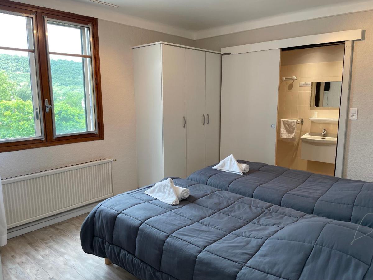 Hotel Les Chenes Сістерон Екстер'єр фото