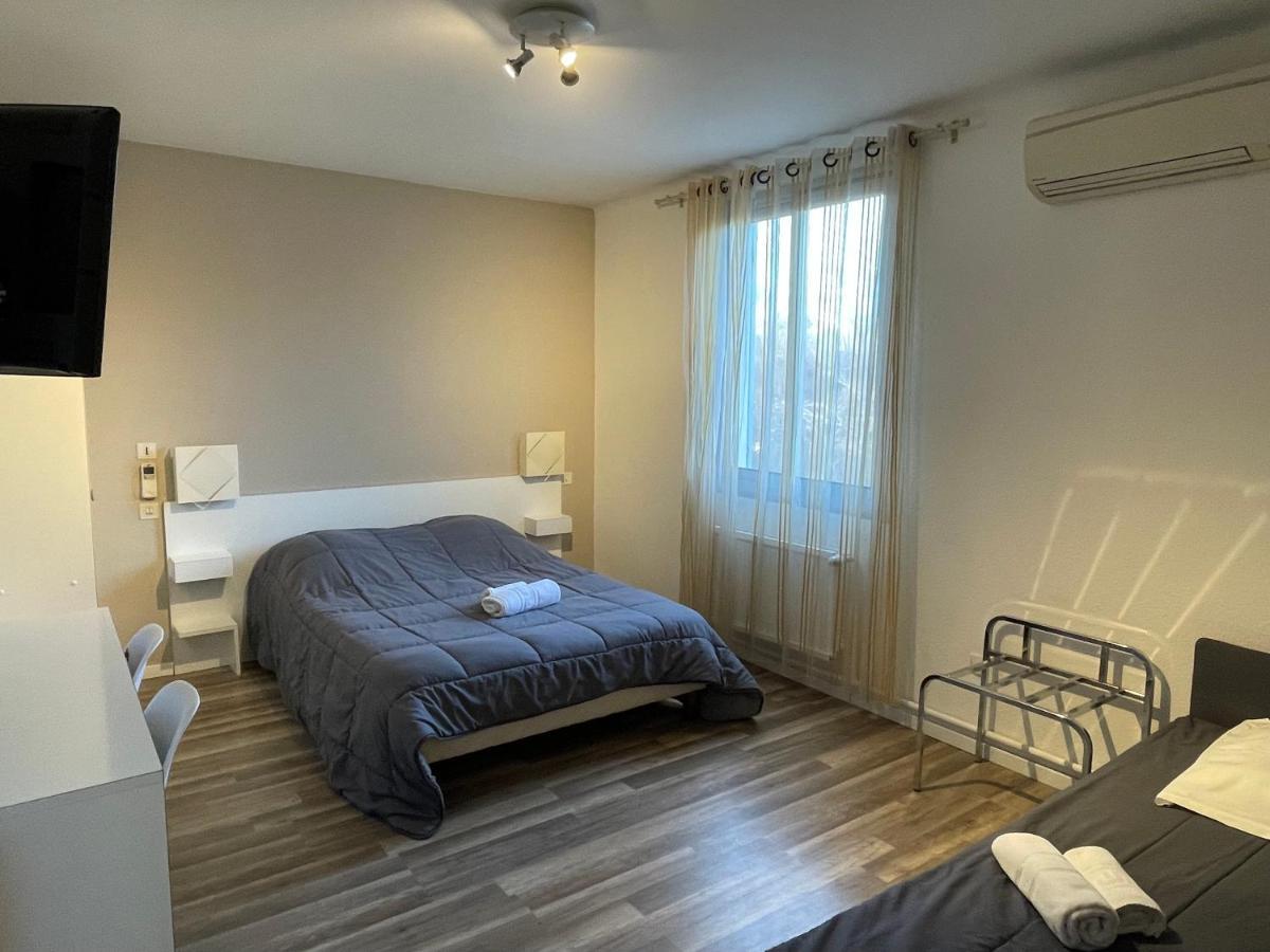 Hotel Les Chenes Сістерон Екстер'єр фото