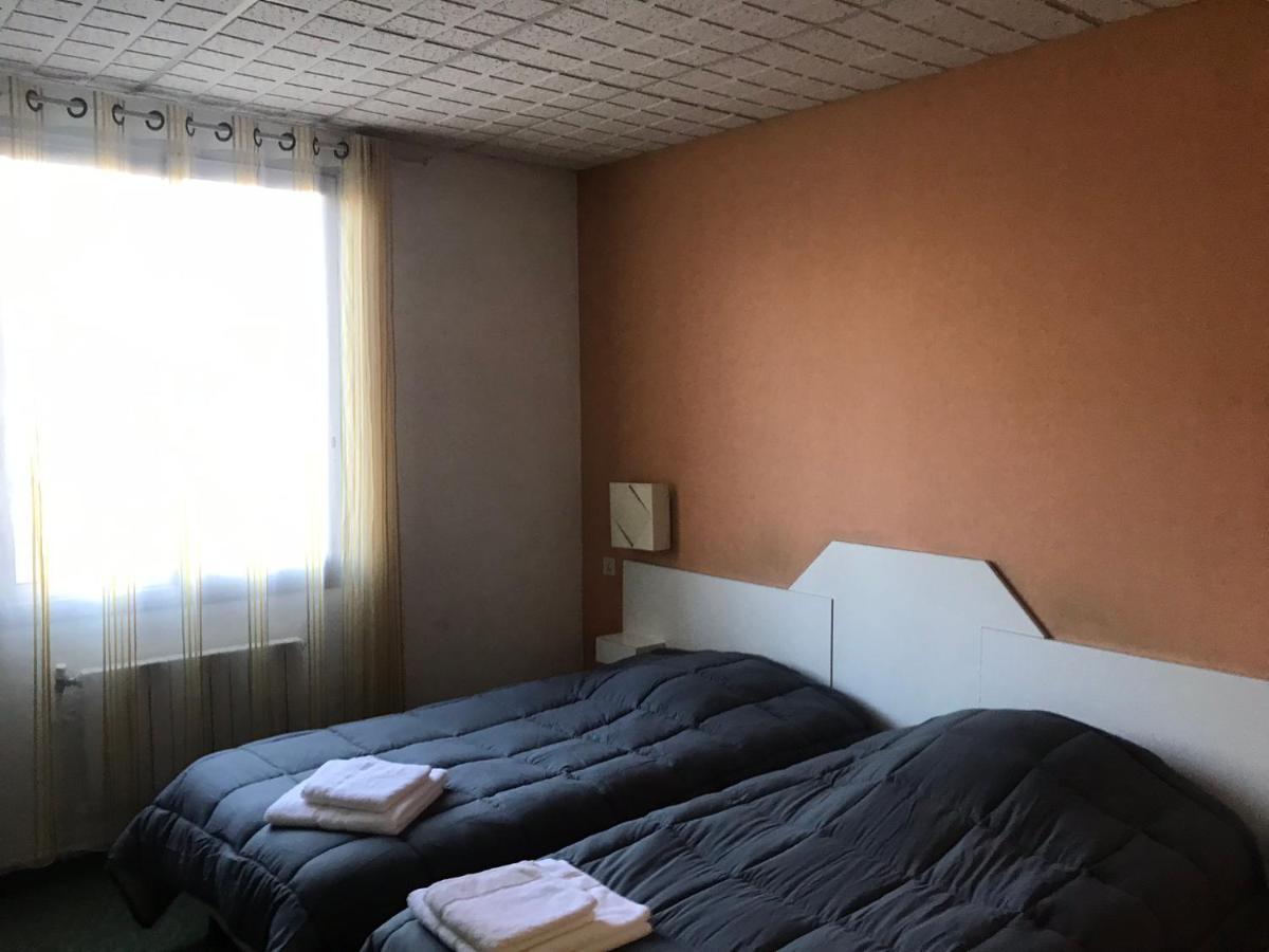 Hotel Les Chenes Сістерон Екстер'єр фото