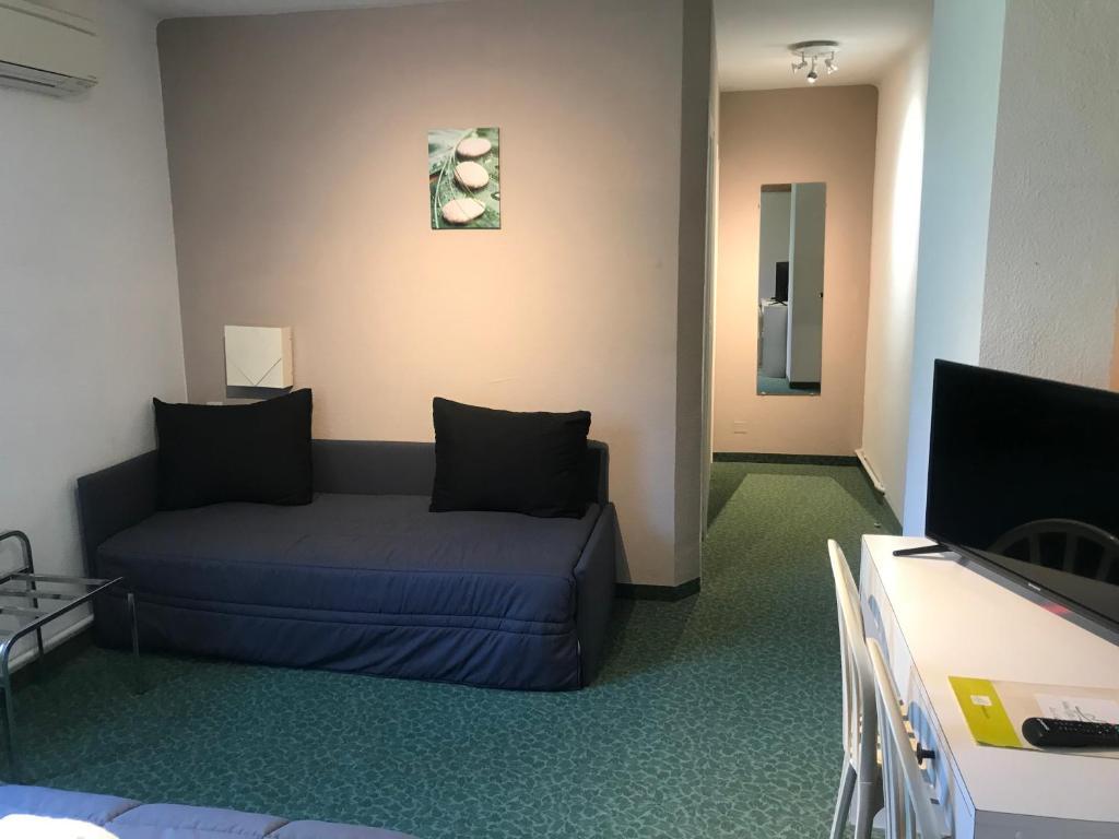 Hotel Les Chenes Сістерон Екстер'єр фото