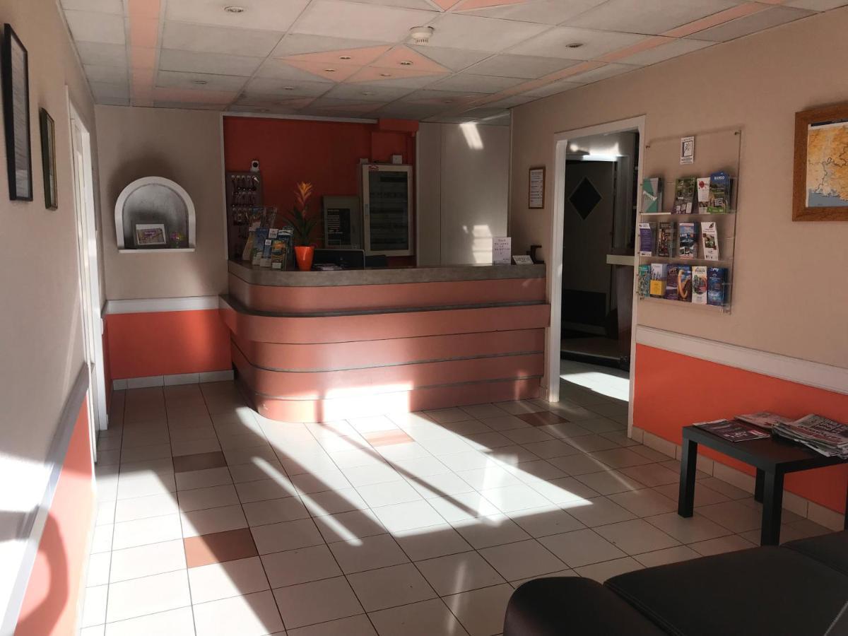 Hotel Les Chenes Сістерон Екстер'єр фото