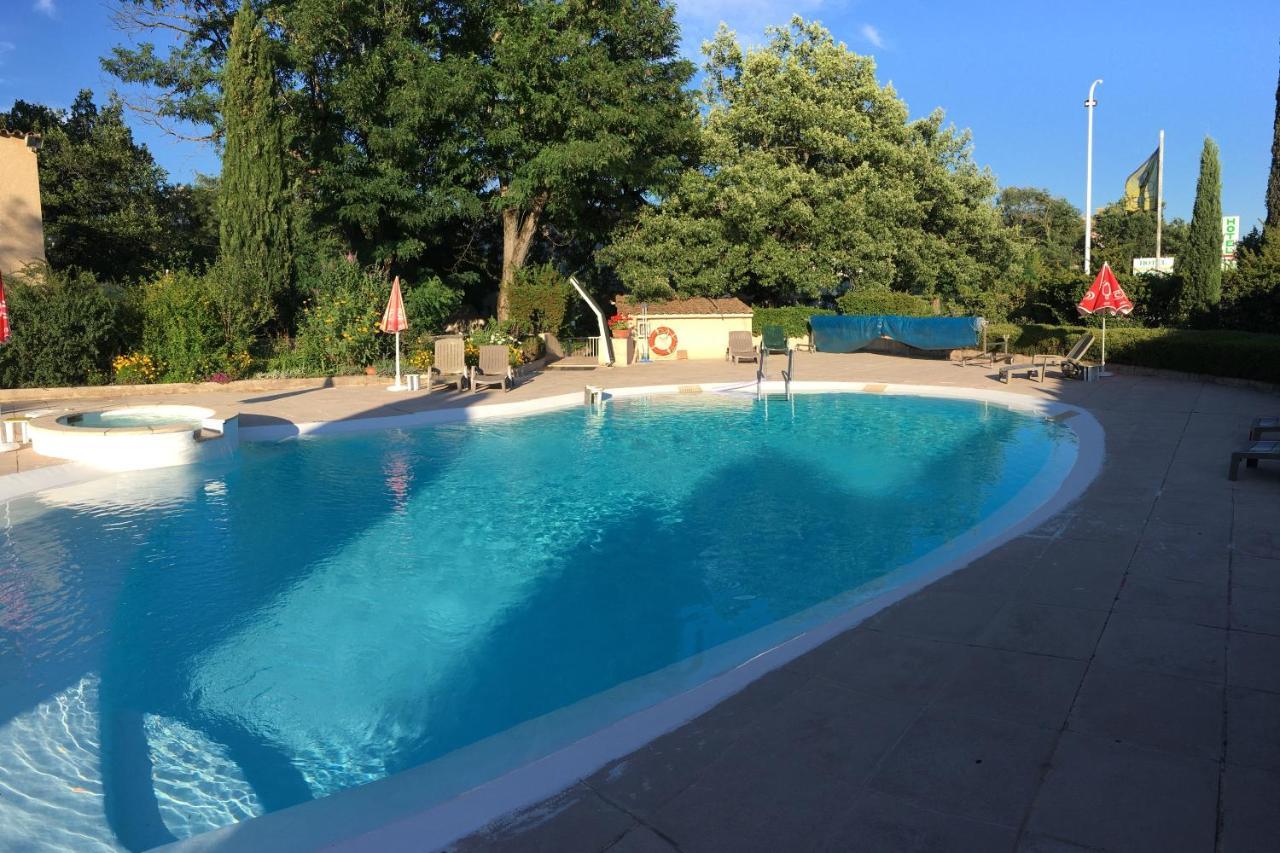 Hotel Les Chenes Сістерон Екстер'єр фото